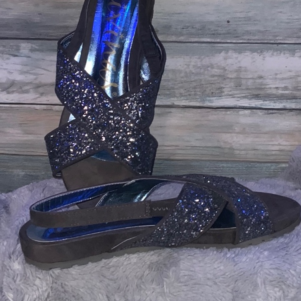 2$🤩Sparkly Gray Sandals - Picture 2 of 6